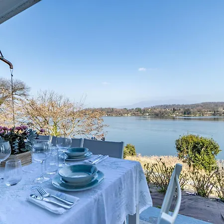 Luxury Villa, Swimming Pool, Private Beach, Sleeps 8 Villa Comabbio