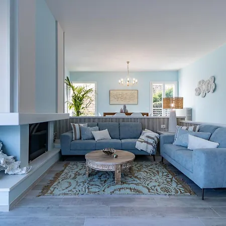 Luxury Villa, Swimming Pool, Private Beach, Sleeps 8