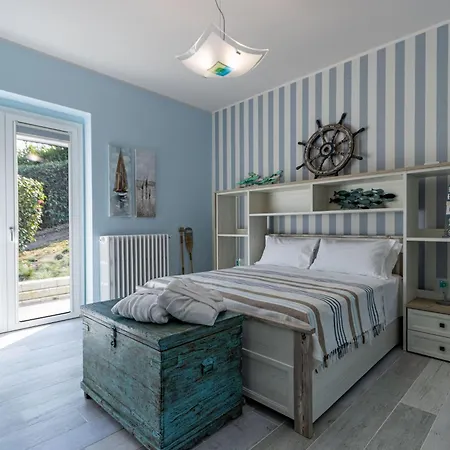 Luxury Villa, Swimming Pool, Private Beach, Sleeps 8