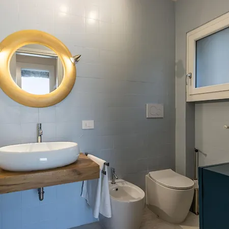 Luxury Villa, Swimming Pool, Private Beach, Sleeps 8 *