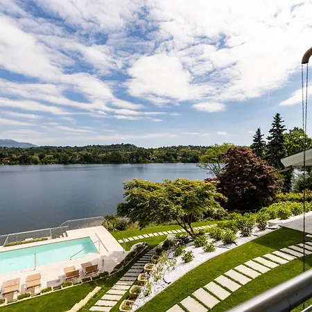 Luxury Villa, Swimming Pool, Private Beach, Sleeps 8 * Comabbio