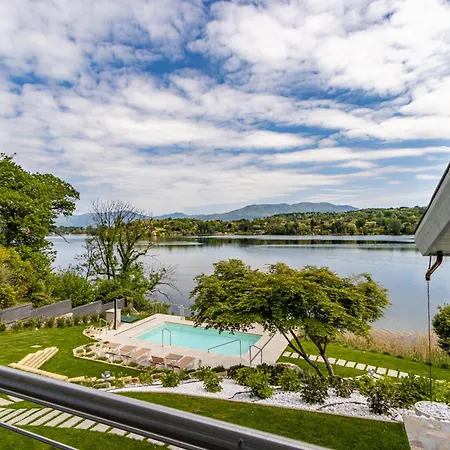 Luxury Villa, Swimming Pool, Private Beach, Sleeps 8 *